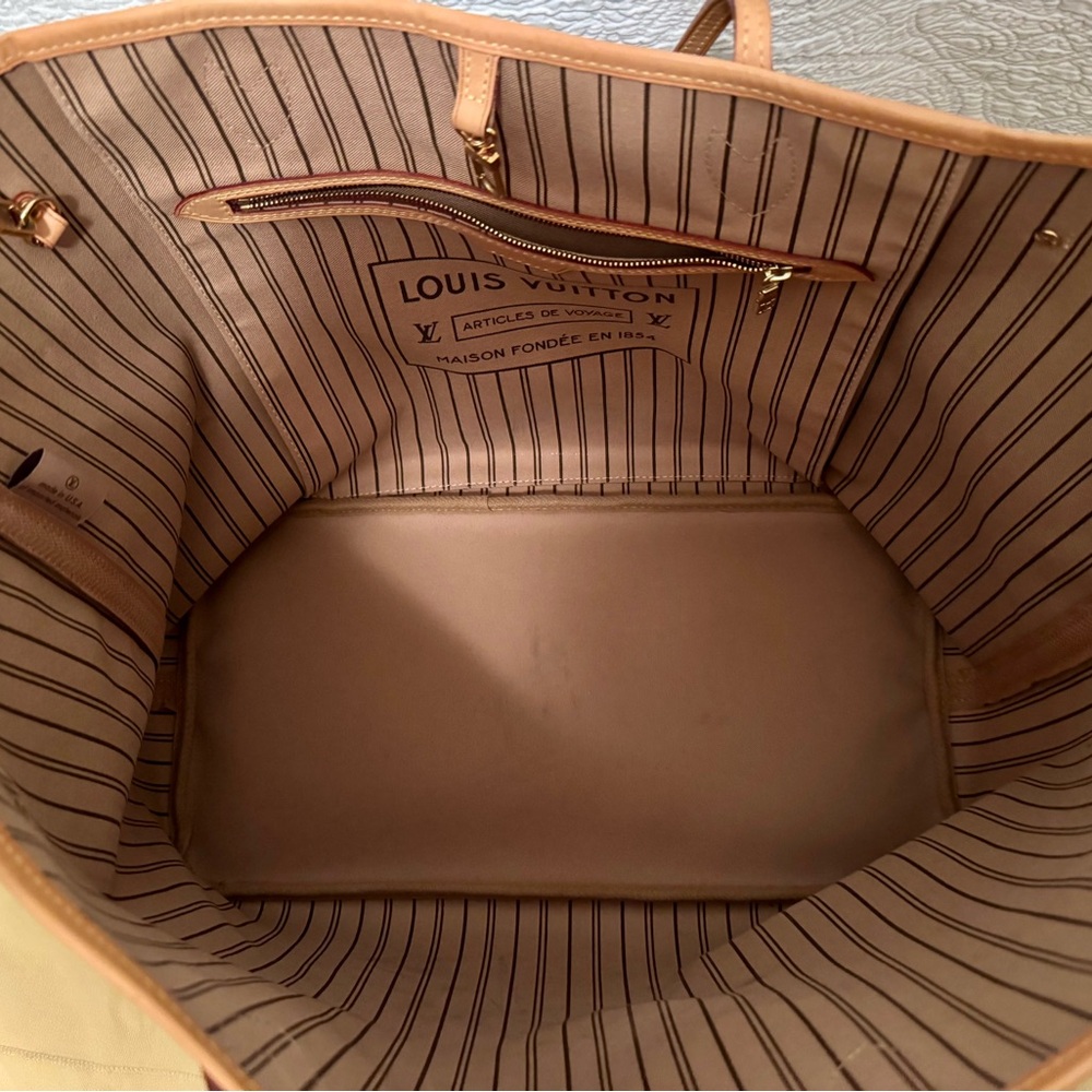 Louis Vuitton Neverfull GM Monogram Tote - Picture 11 of 16